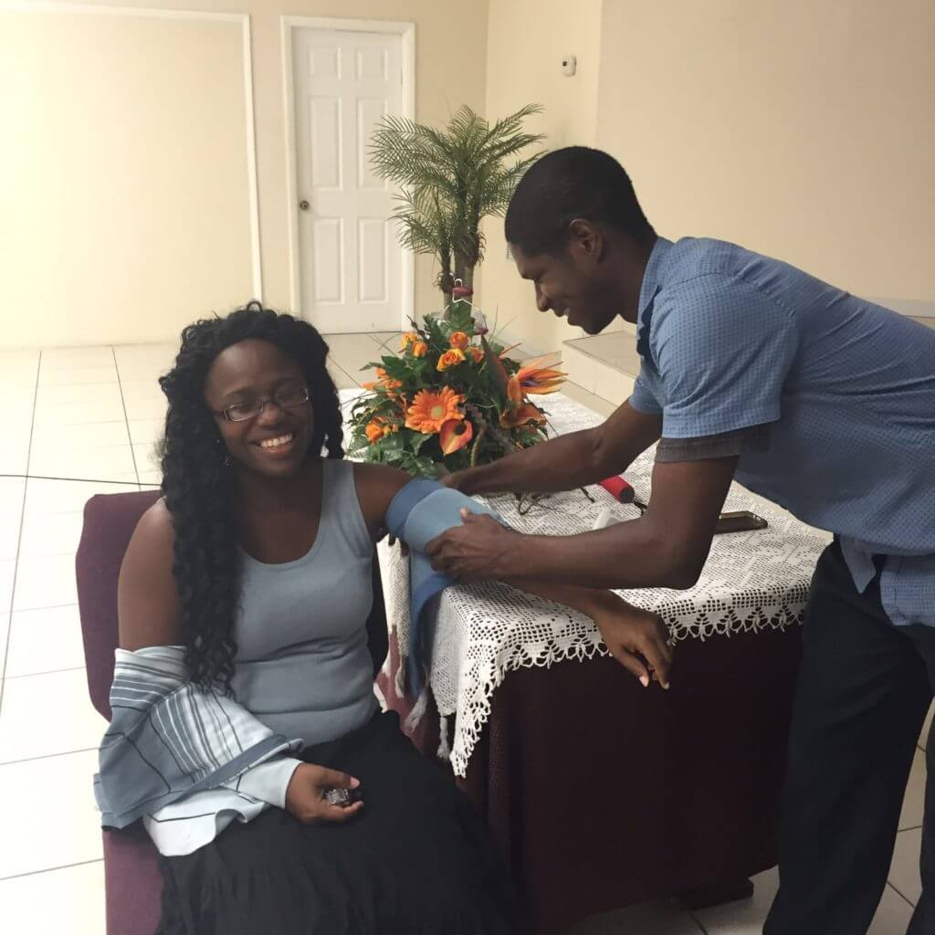 Diabetes Educators and Pharmacists from West Bay Pharmacy & Gifts joined forces with Dr. Michelle Mon Desir of the Oasis Medical Group to give a presentation and demonstration on Diabetes Management.